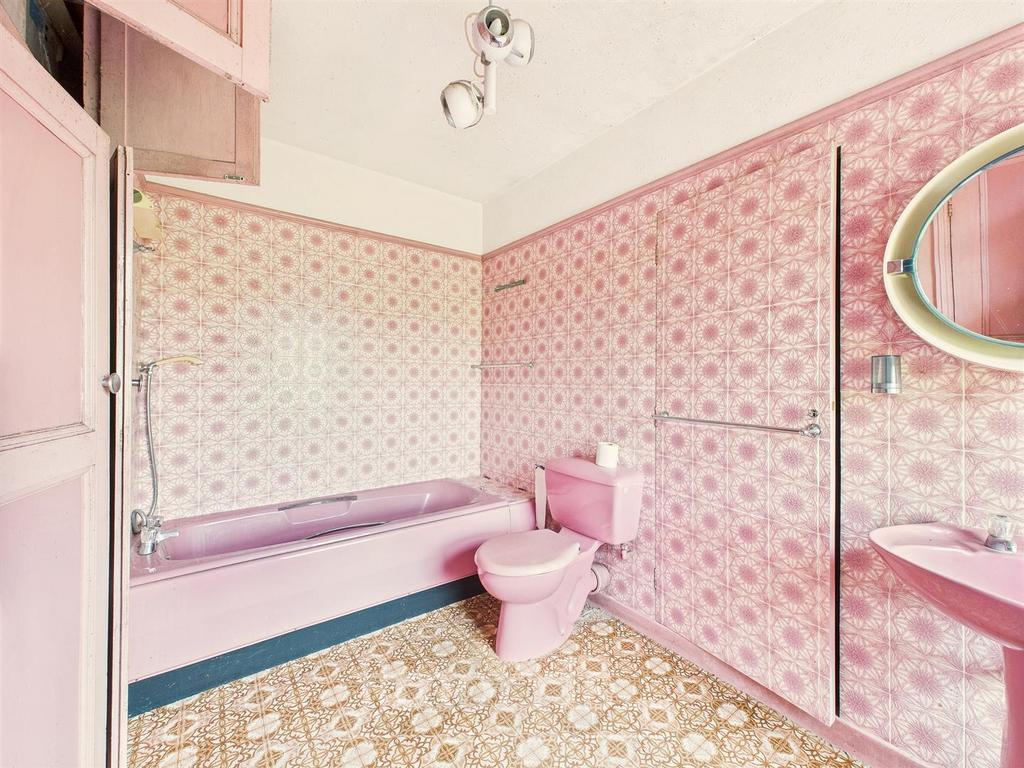 CAM05297 G0-PR0072-STILL018.jpg