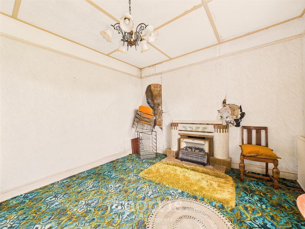 CAM05297 G0-PR0072-STILL015.jpg