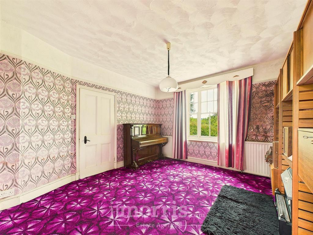 CAM05297 G0-PR0072-STILL009.jpg