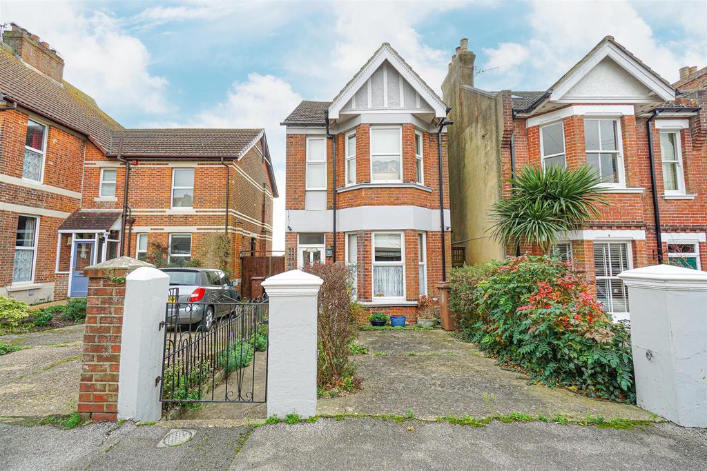 Clive Avenue, Hastings 2 bed detached house for sale £325,000