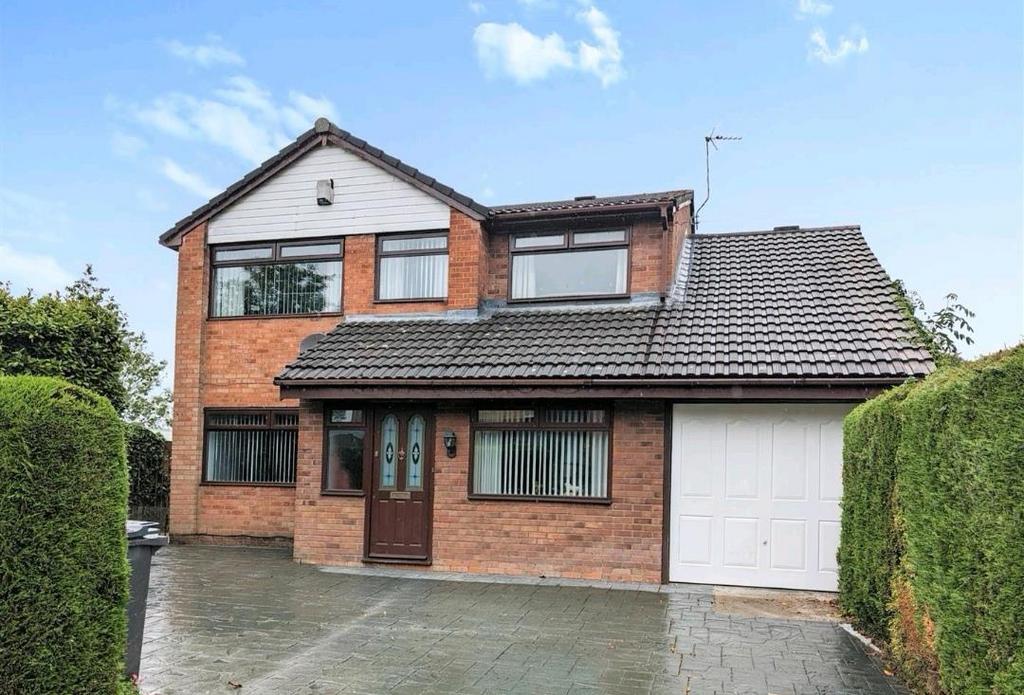 Lawson Avenue, Leigh 4 bed detached house for sale £245,000