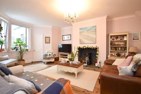 Flat 4, 1 Anglesea Terrace, St Leonards-on-sea, TN38 0QS