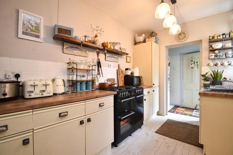 Flat 4, 1 Anglesea Terrace, St Leonards-on-sea, TN38 0QS