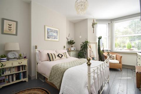 Flat 4, 1 Anglesea Terrace, St Leonards-on-sea, TN38 0QS
