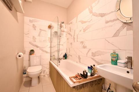 Flat 4, 1 Anglesea Terrace, St Leonards-on-sea, TN38 0QS