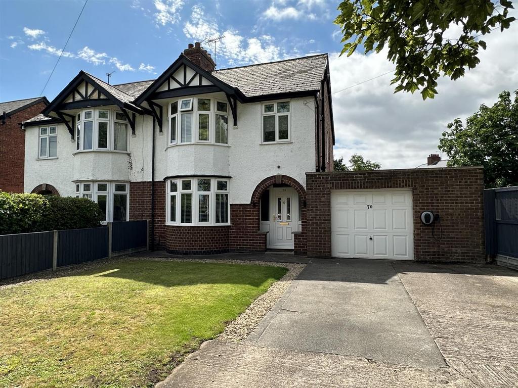 Estcourt Road, Gloucester 3 bed semidetached house £350,000