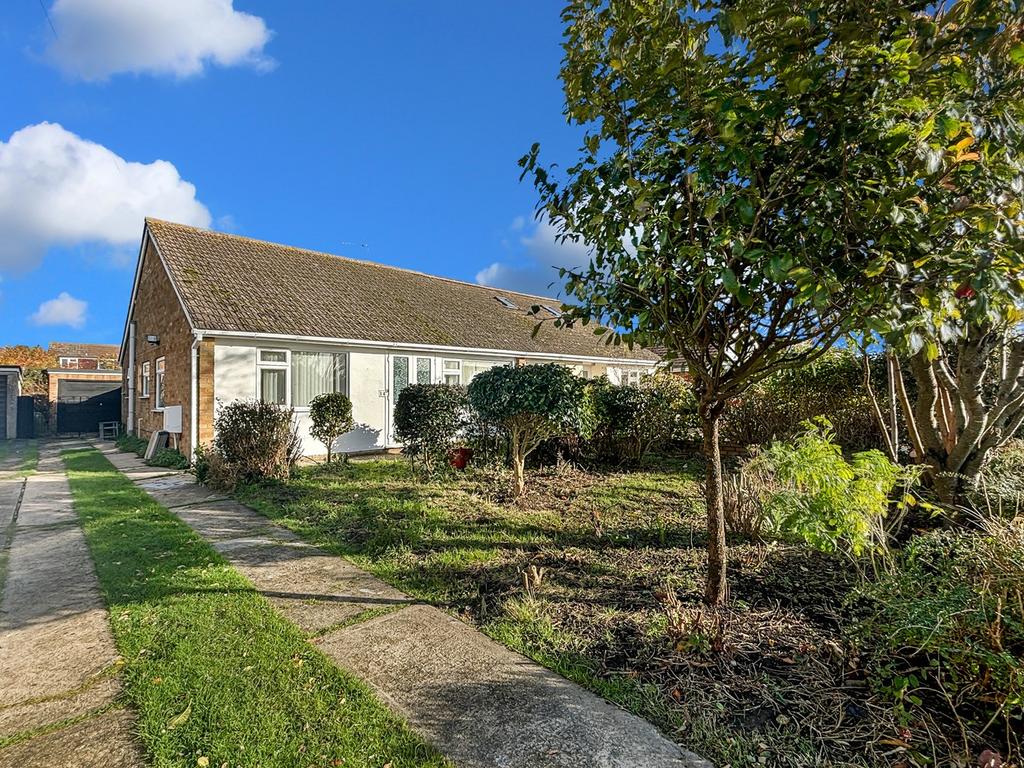 Coppice Road, Alresford, Colchester, CO7 3 bed semidetached bungalow