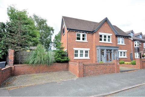 5 bedroom detached house for sale, Oulton Road, Stone