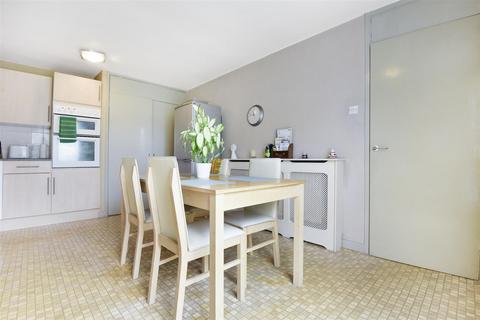 87 Warner Place, London, E2 7DB