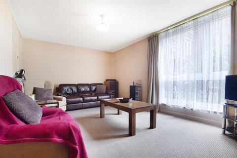87 Warner Place, London, E2 7DB