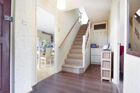 87 Warner Place, London, E2 7DB