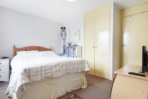 87 Warner Place, London, E2 7DB