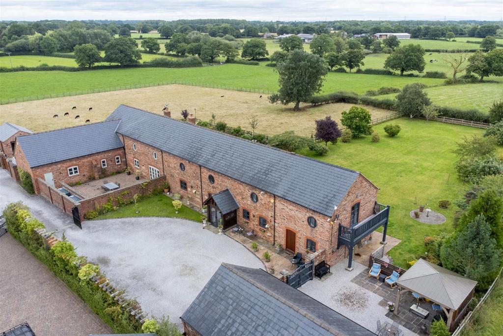 Colliers Lane, Aston By Budworth, Northwich 4 bed barn conversion for