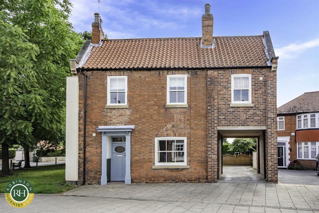 Castlegate, Tickhill, Doncaster 3 bed link detached house for sale £