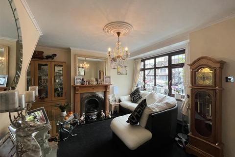 2 bedroom house for sale - Lower Hall Lane, London