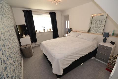 66 High Ash, Shipley, BD18 1NE