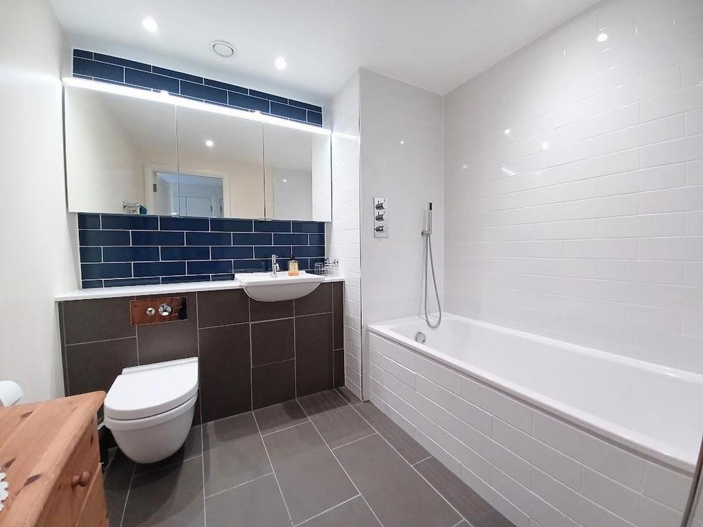 52 chapter house bathroom 2.jpg