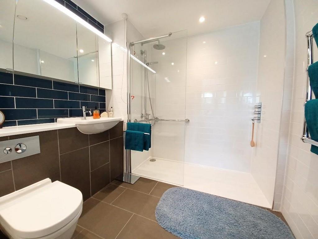 52 chapter house bathroom.jpg