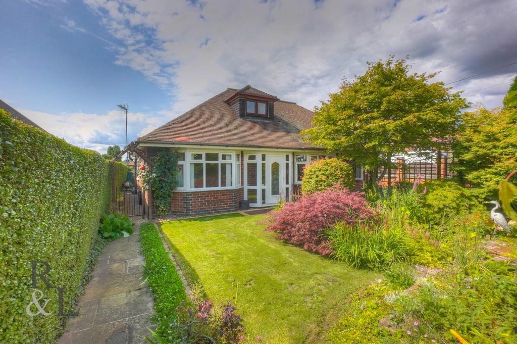 Lenton Avenue, Tollerton, Nottingham 3 bed detached bungalow for sale