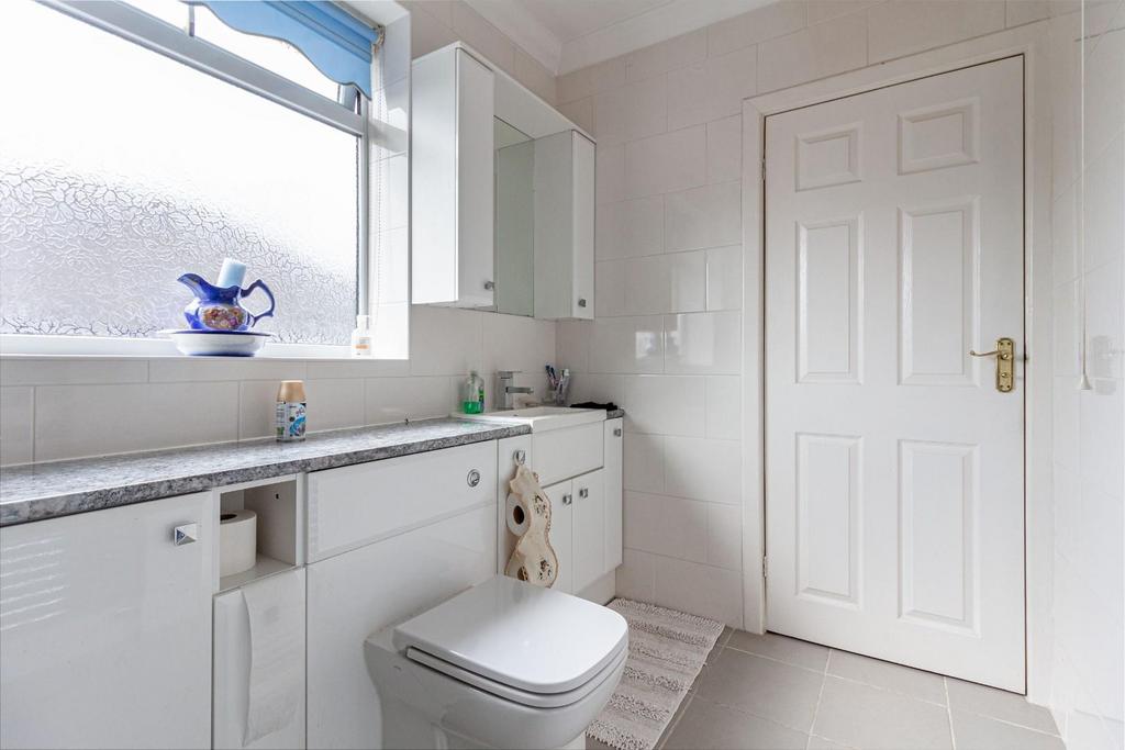Bathroom-2.jpg