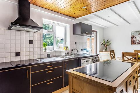 Robertsfield Holland Road, Oxted, RH8 9BQ