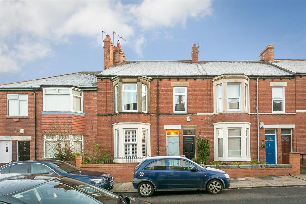 Delaval Terrace, Gosforth, Newcastle... 2 bed flat £850 pcm (£196 pw)