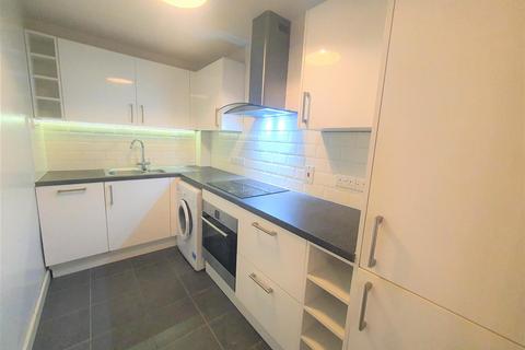 2 bedroom flat to rent, Park View Close, St. Albans
