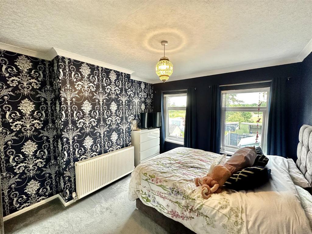 Rear bedroom 1