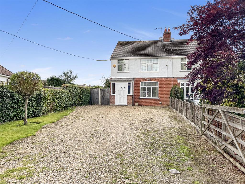 Cotmer Road, Oulton Broad 4 bed semidetached house £290,000