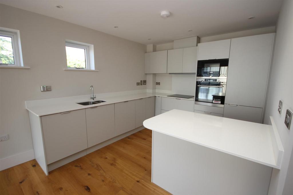 Kitchen 3.JPG