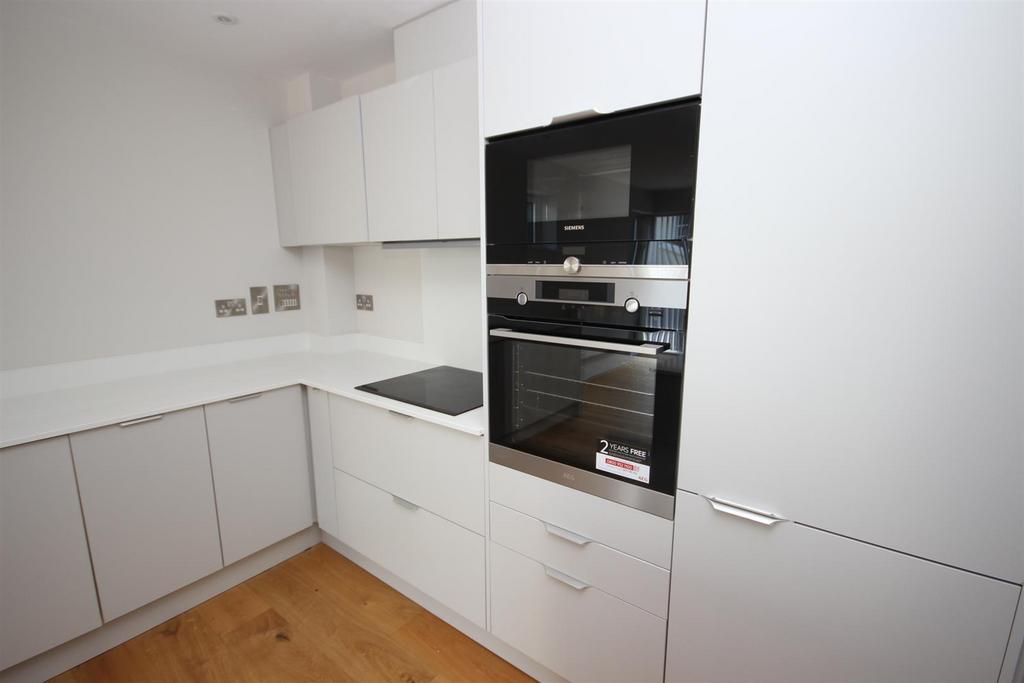 Kitchen 2.JPG