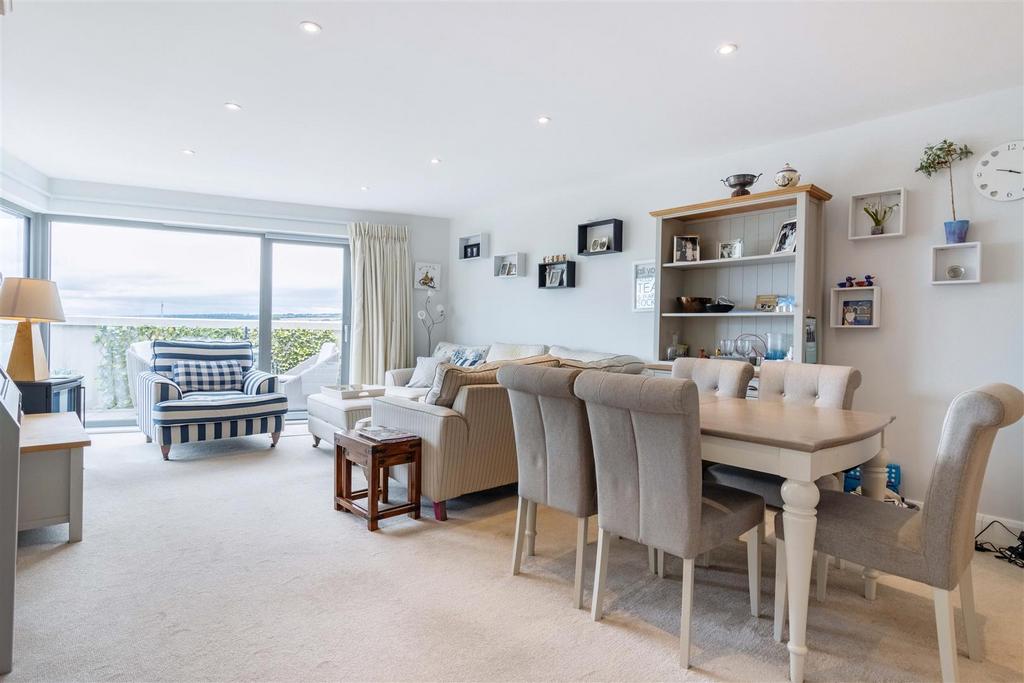 Sunbeam, Lancing 2 bed apartment for sale £350,000