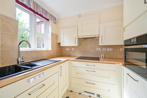 1 bedroom retirement property for sale - Deanery Close, Chichester