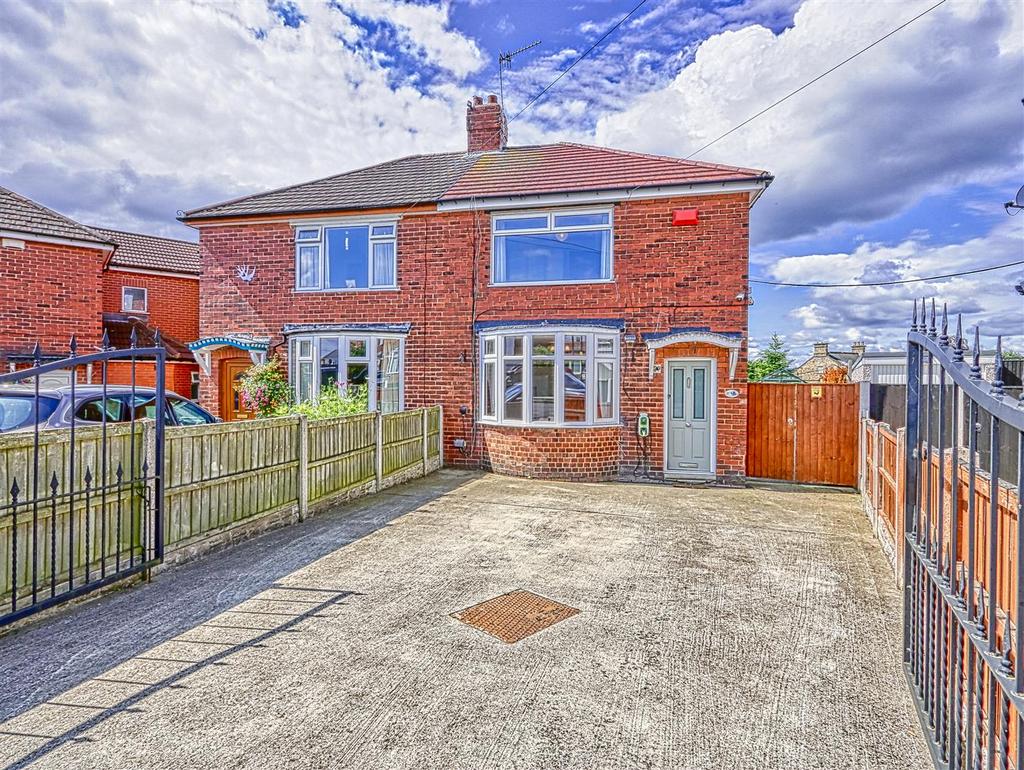 Rayleigh Avenue, Chesterfield S43 3 bed semidetached house for sale £210,000