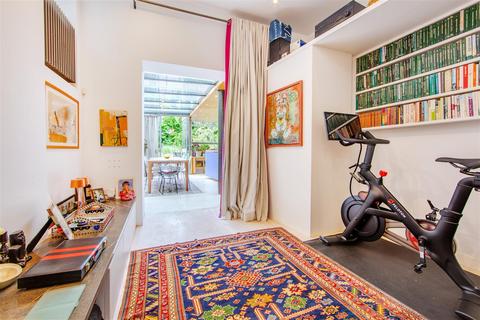 37 Shirlock Road, London, NW3 2HR