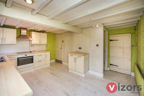 81 Alcester Road, Studley, B80 7NJ