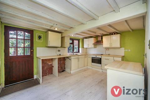 81 Alcester Road, Studley, B80 7NJ