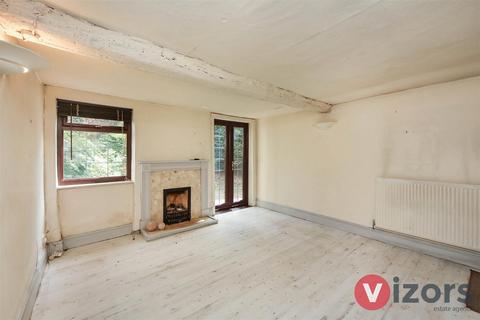 81 Alcester Road, Studley, B80 7NJ
