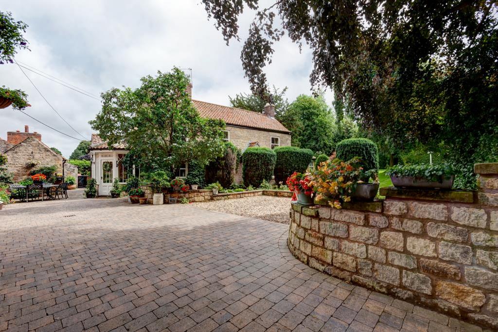 Worksop Road, Thorpe Salvin, Worksop 3 bed detached house for sale £
