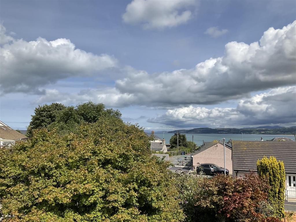 Craig Y Don Estate, Benllech, TynYGongl 4 bed detached house for sale