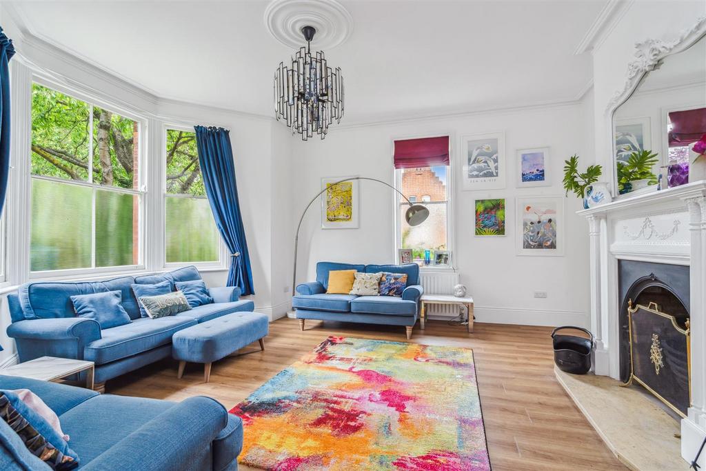 Station Road, Newport Pagnell 5 bed semidetached house for sale £775,000