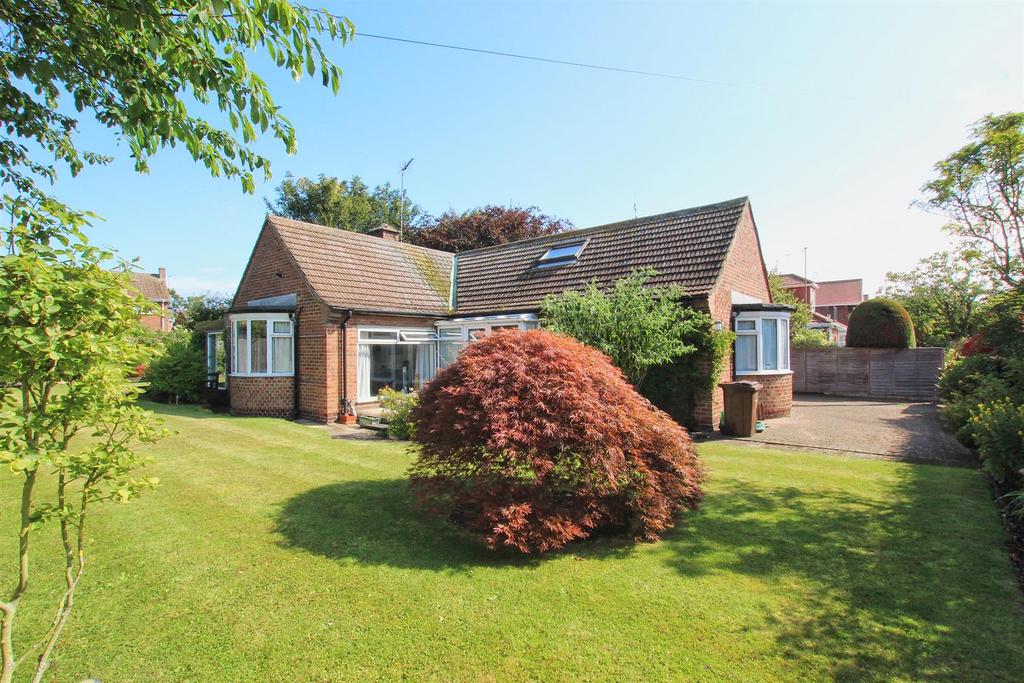 Shaftesbury Avenue, Hornsea 2 bed detached bungalow for sale £275,000