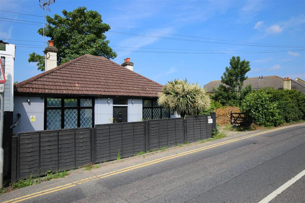 Wrotham Road, Borough Green 3 bed detached bungalow for sale £200,000