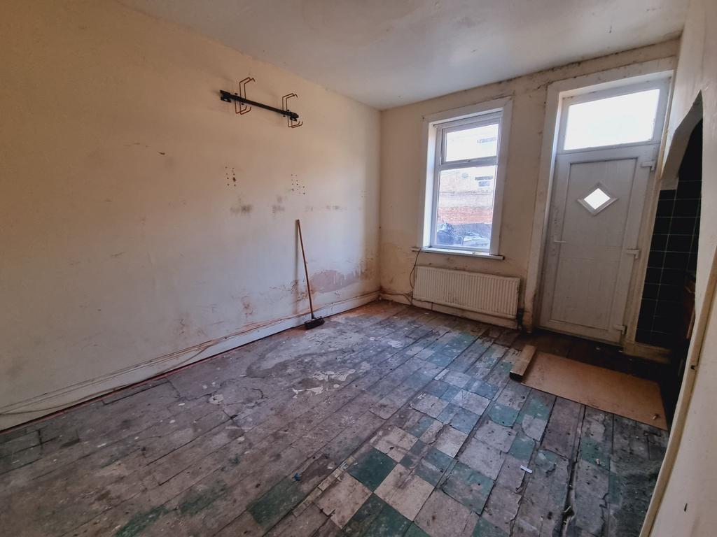Heath Terrace, Bradford, BD3 4 bed terraced house for sale £115,000
