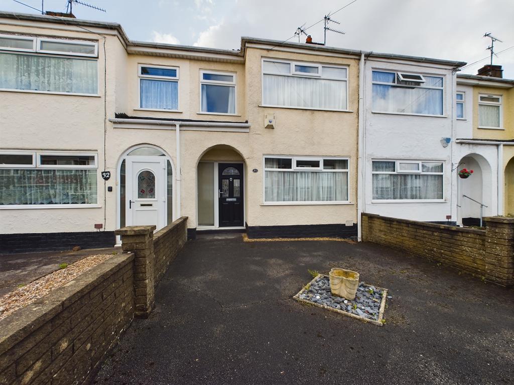 Manor Road, HU5 3 bed terraced house for sale £118,500