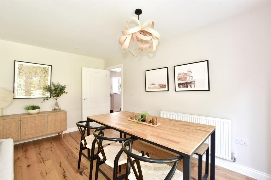 Lounge/Dining Room