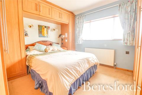 32 Wrexham Road, Romford, RM3 9HH