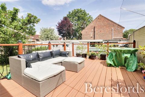 32 Wrexham Road, Romford, RM3 9HH