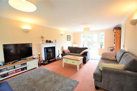 4 bedroom detached house to rent, Livingstone Close, Oakham, LE15