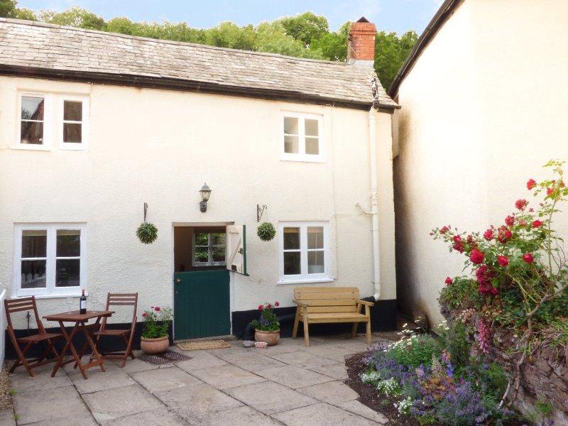 Roadwater, Watchet, Somerset, TA23 2 bed end of terrace house for sale